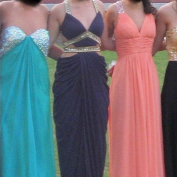 Worn once $400 Prom Dress! - Picture 7 of 8